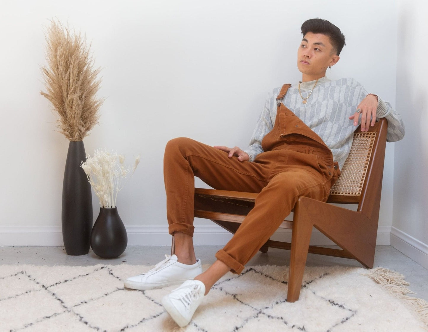 AKASHI KAMA Mens Japanese Knitwear Arrow Pattern Grey Sweater