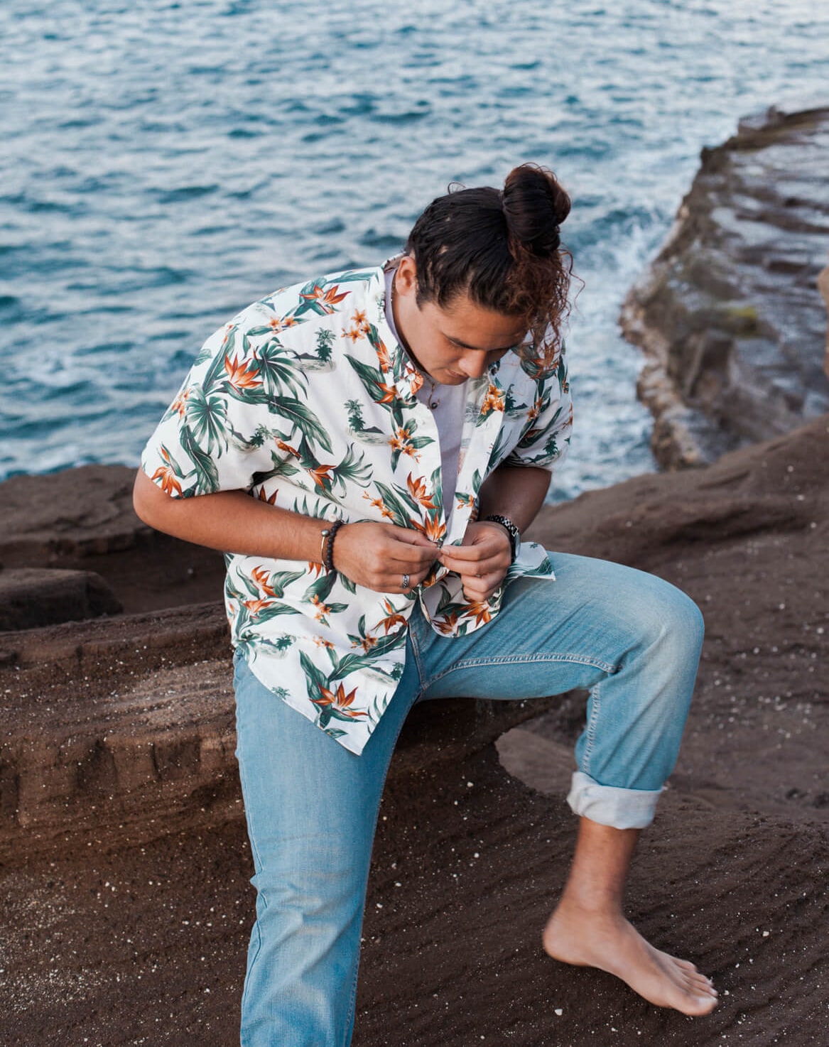Aloha Shirt - Kahuka White AKASHI - KAMA Hawaiian