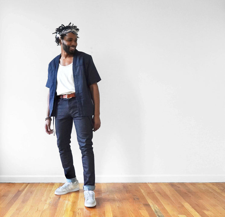 AKASHI-KAMA Haori Jacket in Deep Indigo | Modern Kimono Style Mens Streetwear Japanese Happi Coat